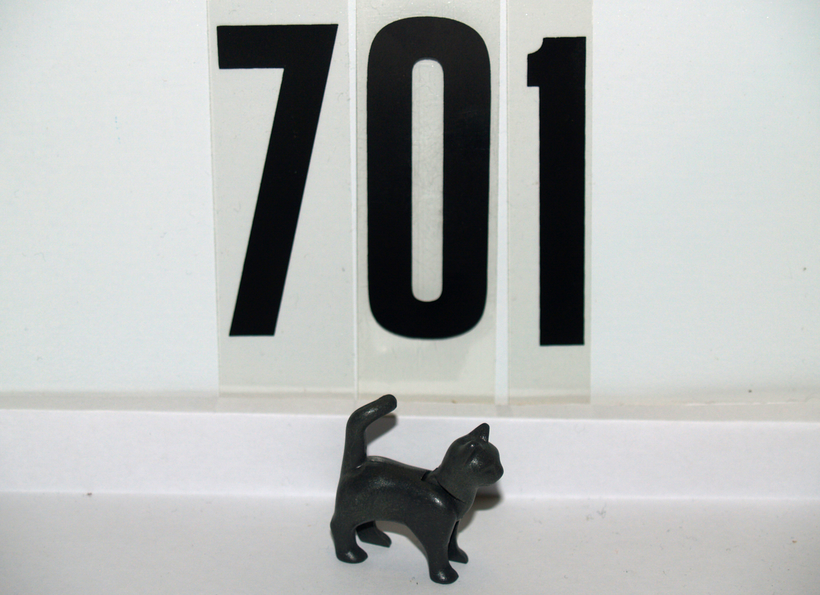 Playmobil Katze grau stehend, Kopf beweglich, Schwanz starr oben