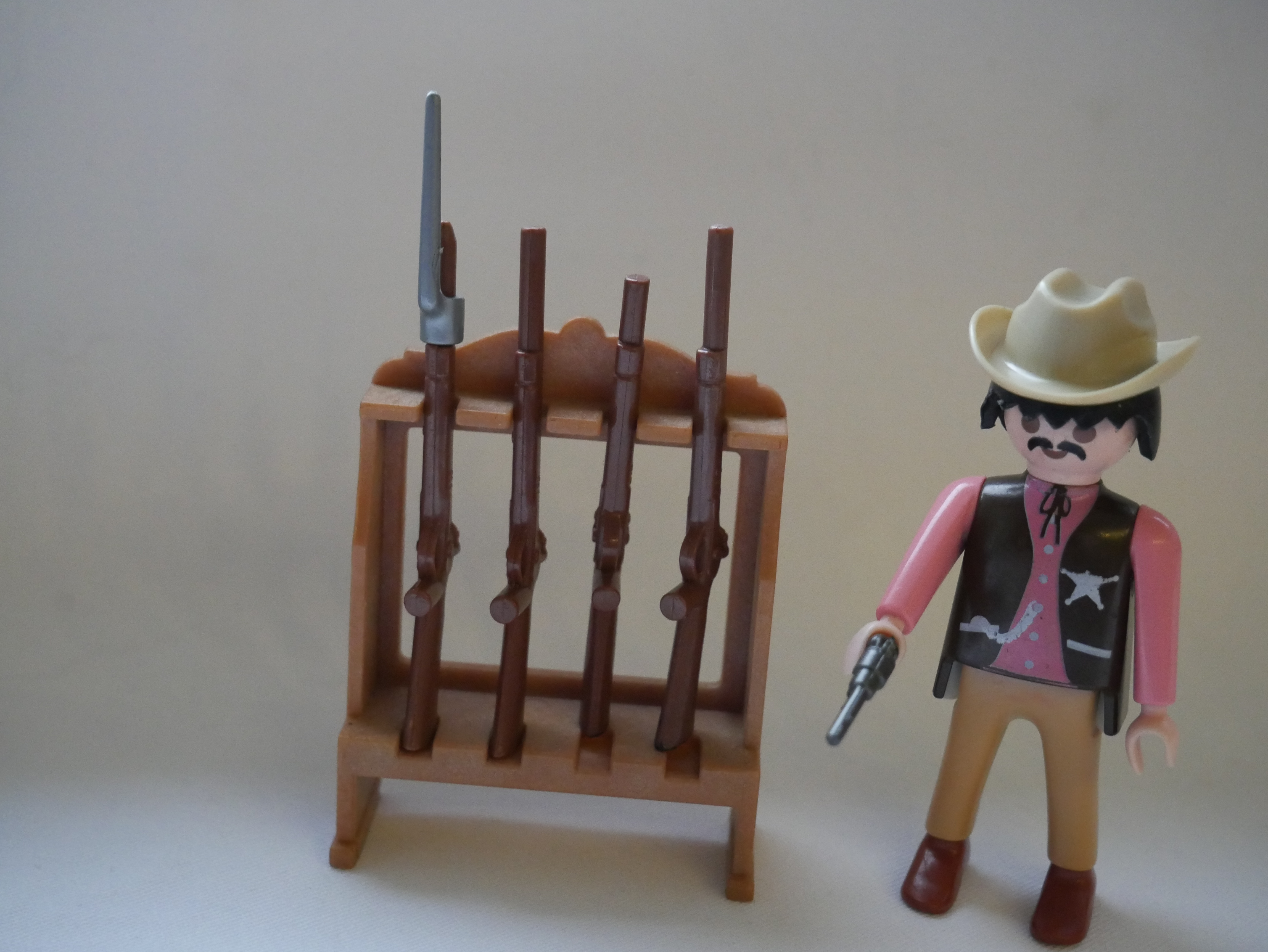Playmobil Westernset, Sheriff mit Gewehr